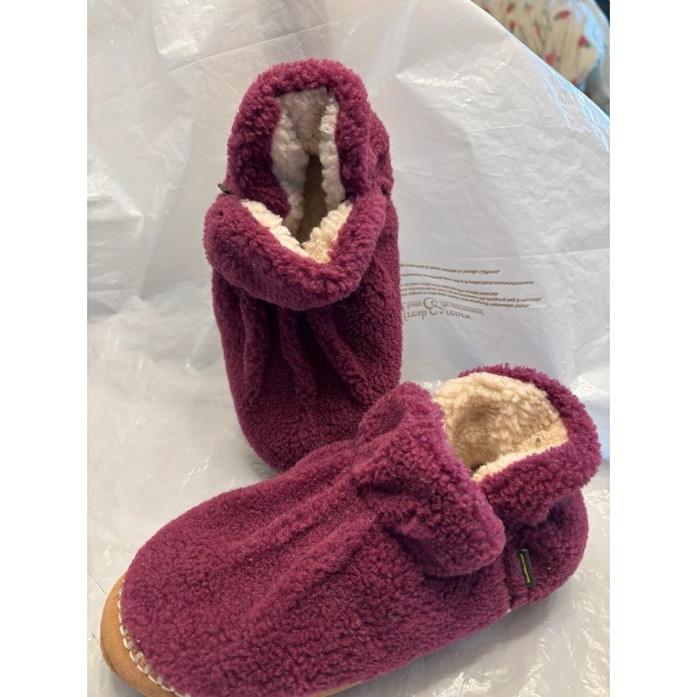 L.L. Bean Berry Slippers Size 5-6‎